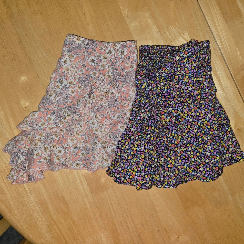 Patrons of Peace Floral Shorts Size Small Boho‎ Smocked Waist Ruffle Hem